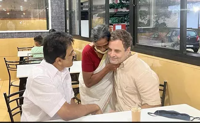 Rahul Gandhi Offering Food Warmly Hugging An Elderly Woman Viral - Sakshi