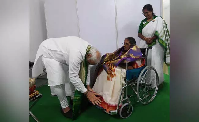 PM Modi Met Freedom Fighters Daughter Pasala Krishna Bharathi - Sakshi