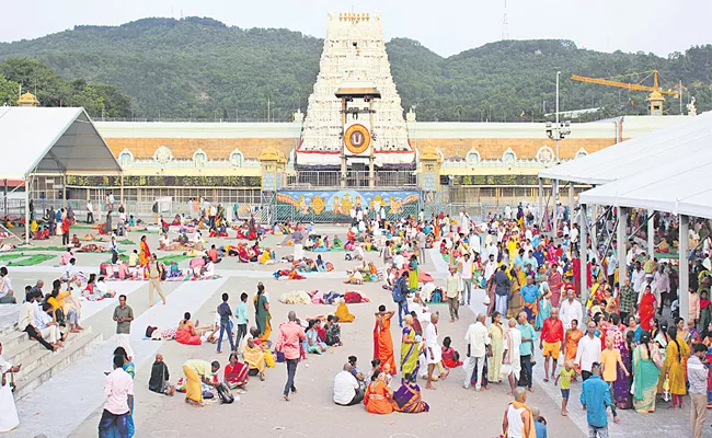 Tirumala hundi Nets Rs 6 Crore, Highest Ever Single Day - Sakshi