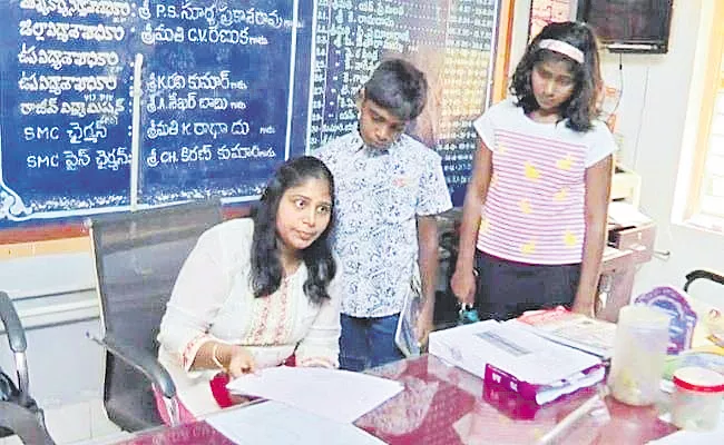 Children of IAS officers to Andhra Pradesh Govt School - Sakshi