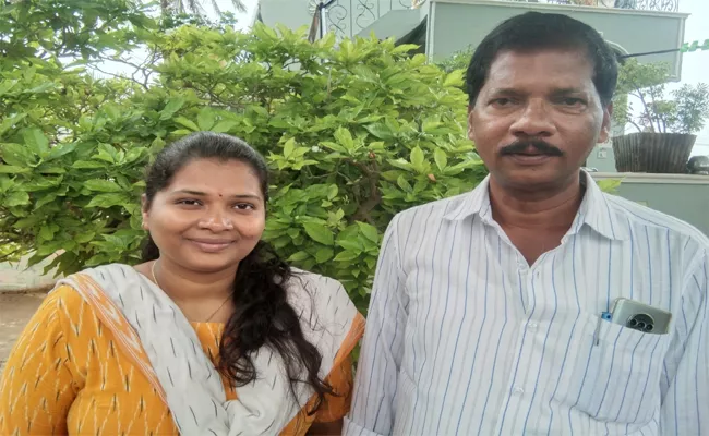 Farmer Daughter Selected as RTO in Rapthadu - Sakshi