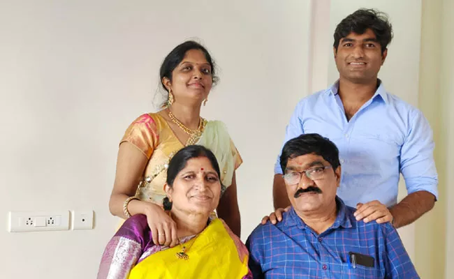 Vishnu Swaroop Reddy From Nellore Gets DSP Job In First Attempt - Sakshi