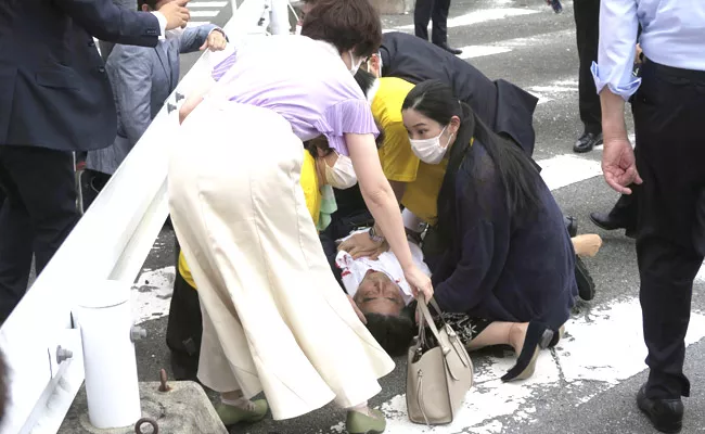 Japan Former PM Shinzo Abe Shot During Speech At Nara City - Sakshi