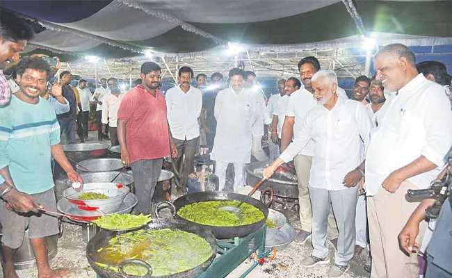 YSRCP Plenary 2022: Single Food Menu from activist to President - Sakshi