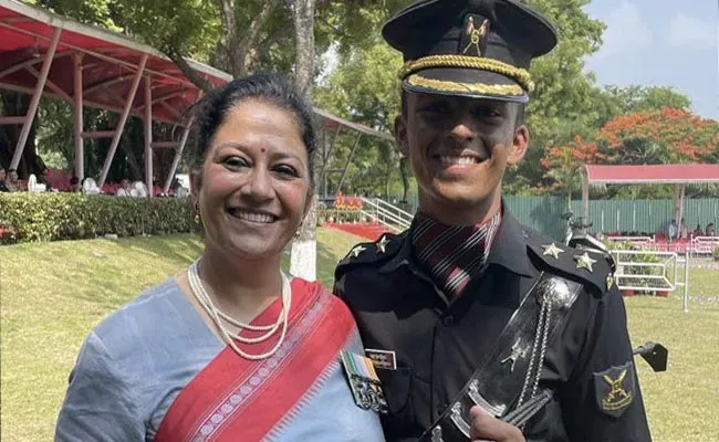 Son Commissioned Into Army 27 Years After His Mother - Sakshi