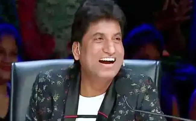 Comedian Raju Srivastav Suffers Heart Attack While Doing GYM Admitted in Hospital - Sakshi