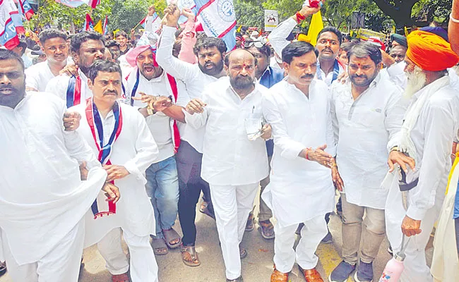 Second Day Of BCs Maha Dharna In Delhi: R Krishnaiah - Sakshi