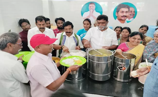 MLC Sivarami Reddy Launches YSR YVR Canteen In Guntakallu - Sakshi