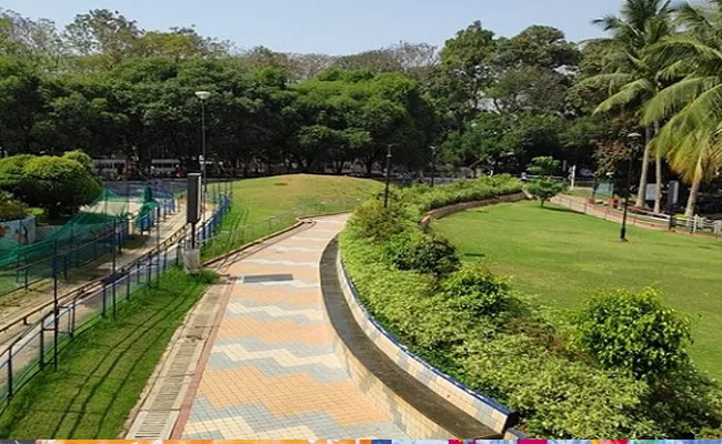 GHMC To Develop 75 Freedom Parks in Hyderabad - Sakshi