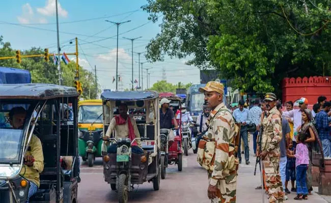 India Remains High Alert Drones Spotted Over Kolkata Monument - Sakshi