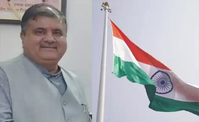 BJP chief Mahendra Bhatt comments On Indian Flag On Houses - Sakshi