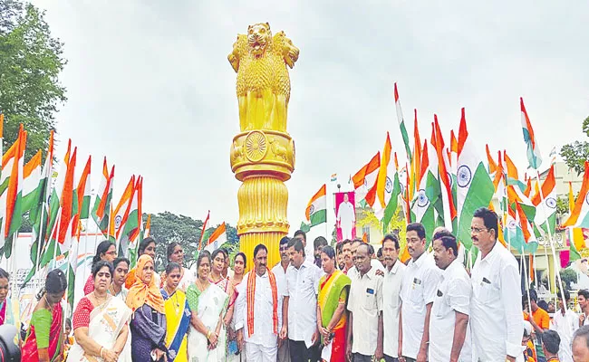 National Symbol Of Huge Four Lions Was Established In Khammam District - Sakshi