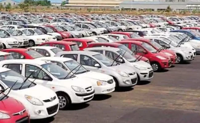 Commercial Vehicle Sales To Cross 4.35 Lakh Units  - Sakshi