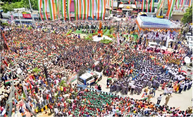 mass singing of national anthem telangana hyderabad - Sakshi