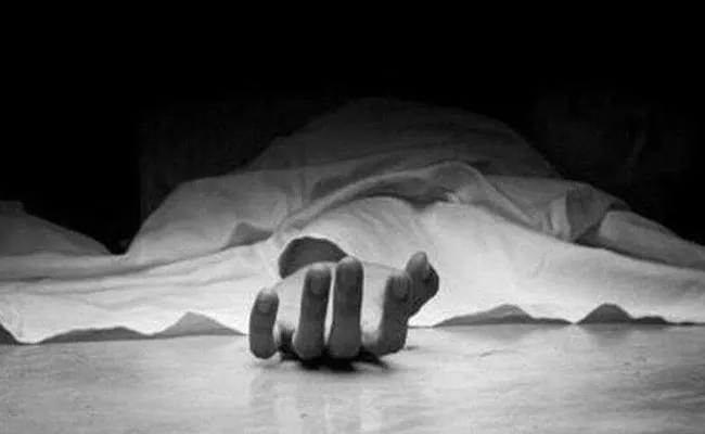 Father Commits Suicide After Killed His Two Children In Nagarkurnool Kodair - Sakshi