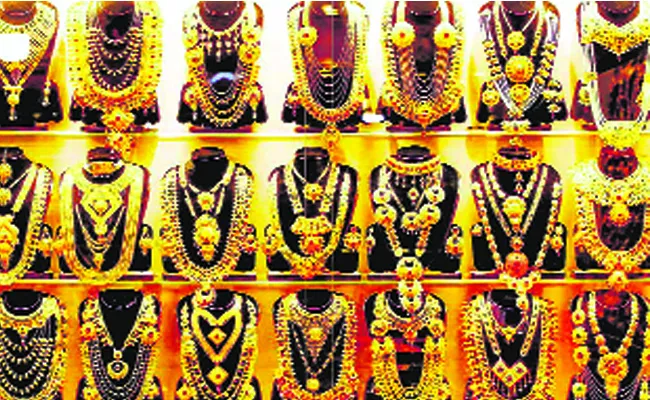 Gold Sales of Rs 800 Crore A Month In Combined West Godavari - Sakshi