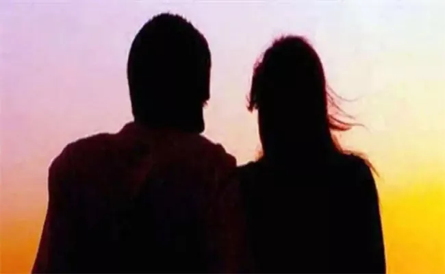 Love Couple Commits Suicide in Chillakur Tirupati District - Sakshi