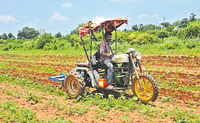 Sagubadi: Nalgonda Farmer Uses 3 Tyres Bullet For Reduce Cultivation Cost - Sakshi