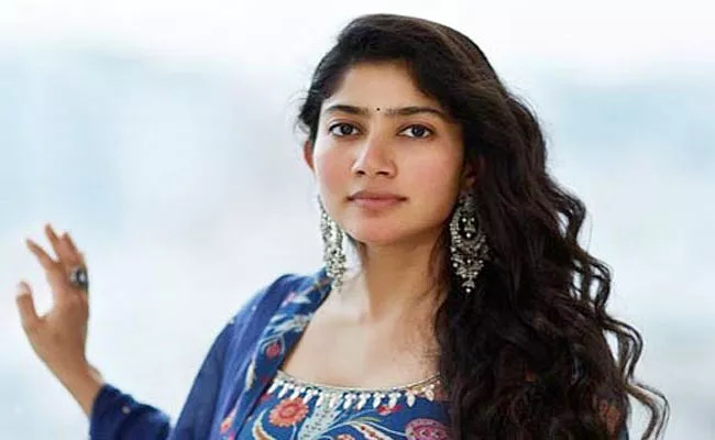 Sai Pallavi Takes A Shocking Career Decision - Sakshi