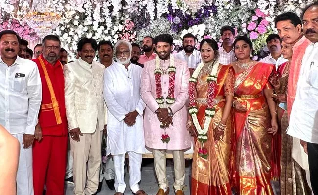 Visakha MP MVV Satyanarayana Son Engagement In Taj Bangalore - Sakshi