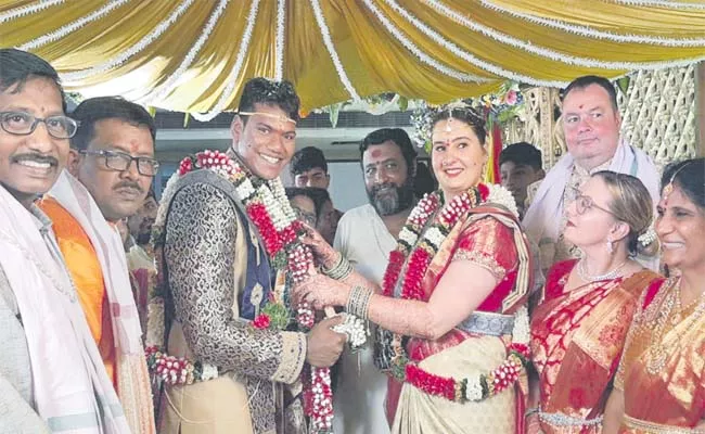 Young Man From Uppal Married Canada woman In Hindu Traditional Way - Sakshi