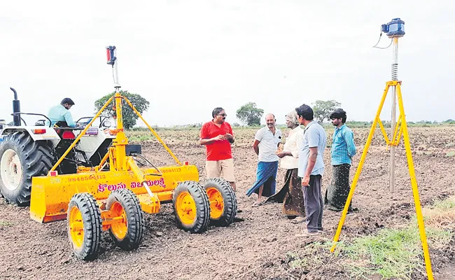 Check to farmers problems with YSR Yantra Seva Centres - Sakshi