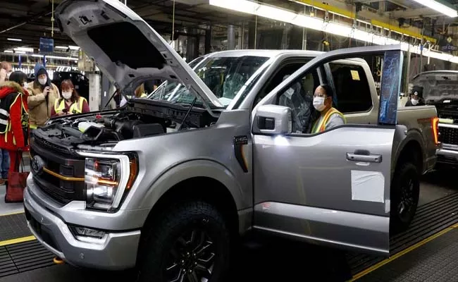 Ford confirms to layoff 3kstaff USA and India Report - Sakshi