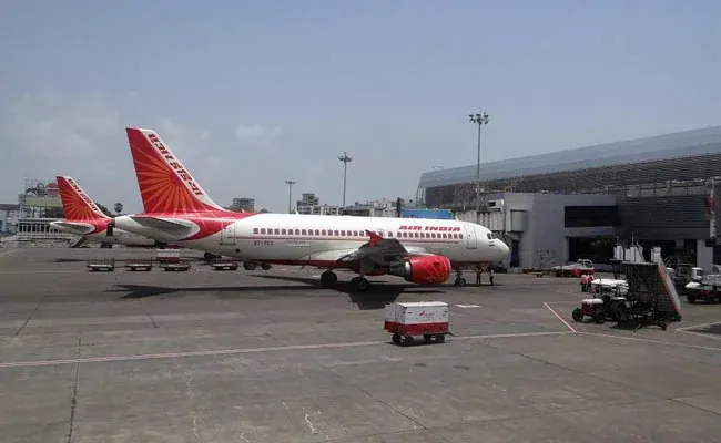 Air India Flight From Sydney Made An Emergency Landing In Kolkata - Sakshi