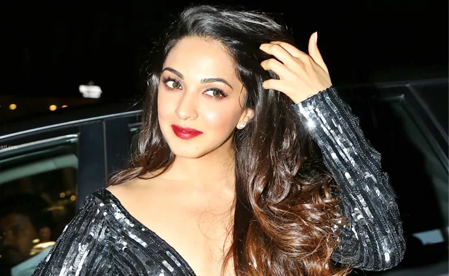 Kiara Advani Reveals How She Embarrassed At Juhi Chawla Party Before Acting Debut - Sakshi