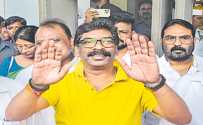 EC recommends disqualification of Jharkhand CM Hemant Soren - Sakshi