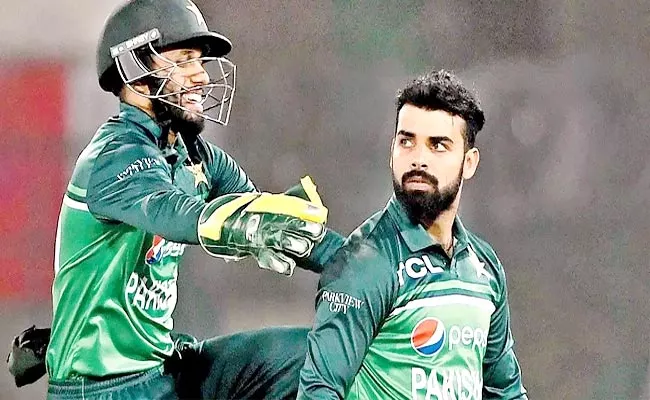 Pakistan Spinner Shadab Khan Says I Want To Be Player Of Asia Cup - Sakshi