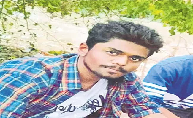 Young Man Killed Pet Cats Owner Disturbing His Sleep By Screaming - Sakshi