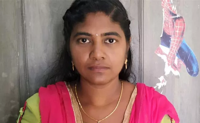 Married Woman Committed Suicide In East Godavari - Sakshi