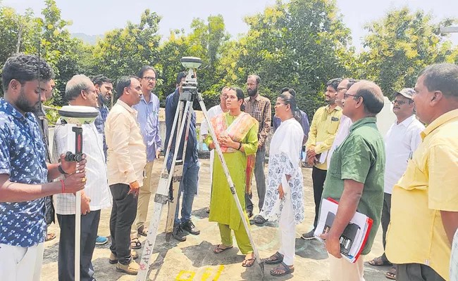 Resurvey with DGPS equipment in 2783 villages Andhra Pradesh - Sakshi