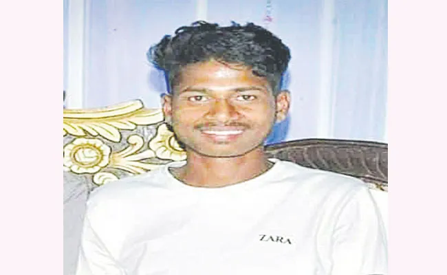 Inter Student Ends Life After College Refuses To Give Him Certificates - Sakshi