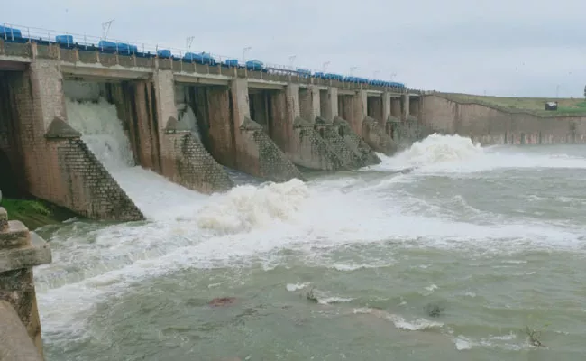 Penna, Swarnamukhi River Overflows: Water Release From Perur Dam - Sakshi