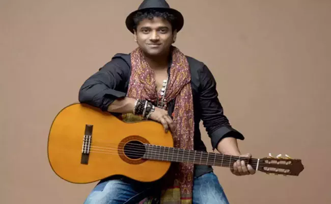 Pushpa2: High Expectations On Devi Sri Prasad Songs - Sakshi