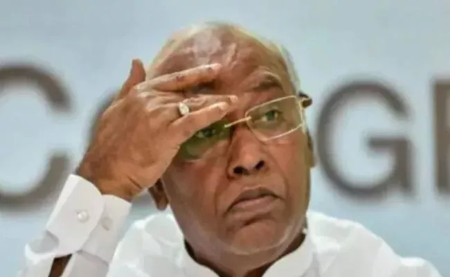 National Herald Case Mallikarjun Kharge Being Questioned By ED - Sakshi