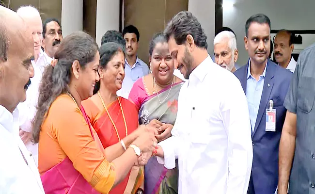 YSRCP Women MPs Tied Rakhi To CM Jagan At Delhi - Sakshi