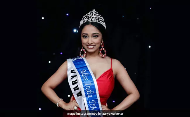 Miss India USA 2022 Winner Aarya Walvekar, Saumya Sharma, Sanjana Chekuri Runner up - Sakshi