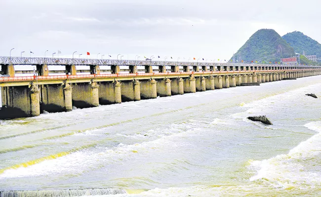 Godavari Vamsdhara and Nagavali Increased floods - Sakshi