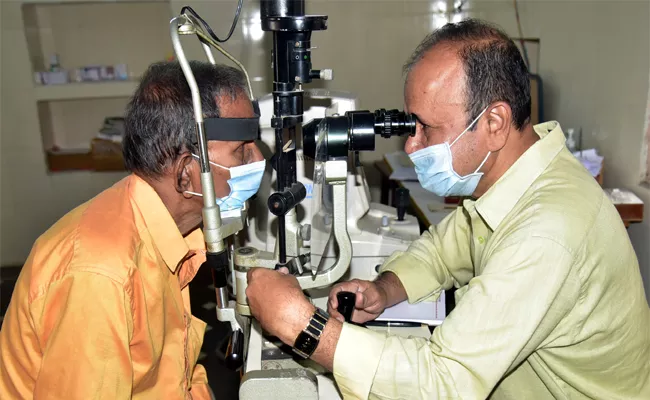 Ophthalmologist Dr Pradeep Kumar Free Operations YSR Kadapa - Sakshi