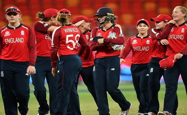 Lisa Keightley steps down as England Womens head coach - Sakshi