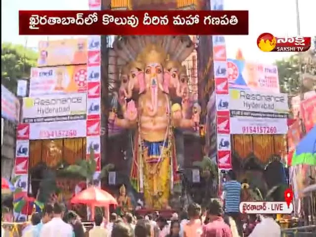 Huge Devotees Crowd To Visit Khairatabad Ganesh 