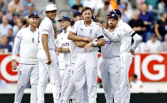 Ollie Robinson 5Wkts South Africa All-Out For 118 Runs Vs ENG 3rd Test - Sakshi