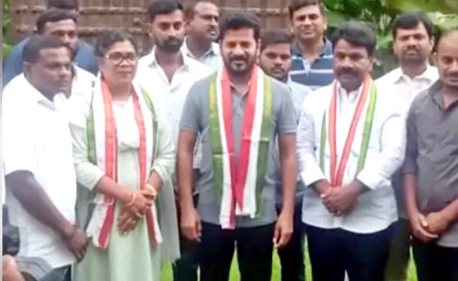 Munugode candidate palvai sravanthi met with TPCC Revanth Reddy - Sakshi