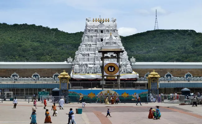 AP: Tirumala Temple Hundi Collection Rs 140 Crore in August - Sakshi