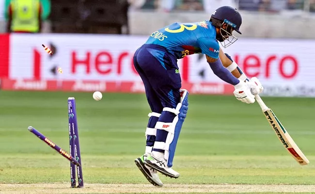 Kushal Mendis Worst Record Most Ducks All Internationals Since Debut - Sakshi