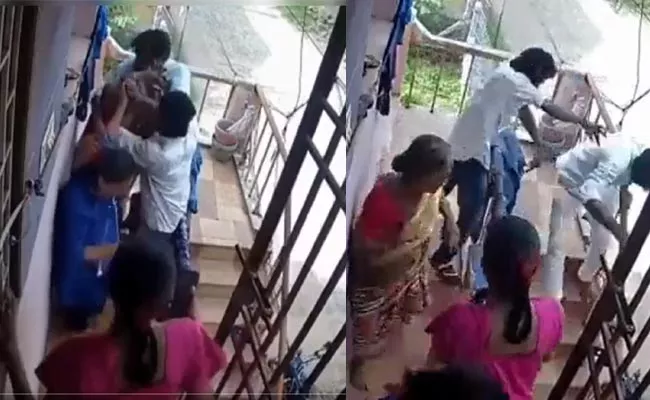 Woman kidnapped By 15 Men At Tamil Nadu Mayiladuthurai - Sakshi