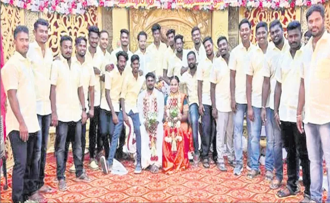 Grooms friends make the bride sign a cricket deal - Sakshi